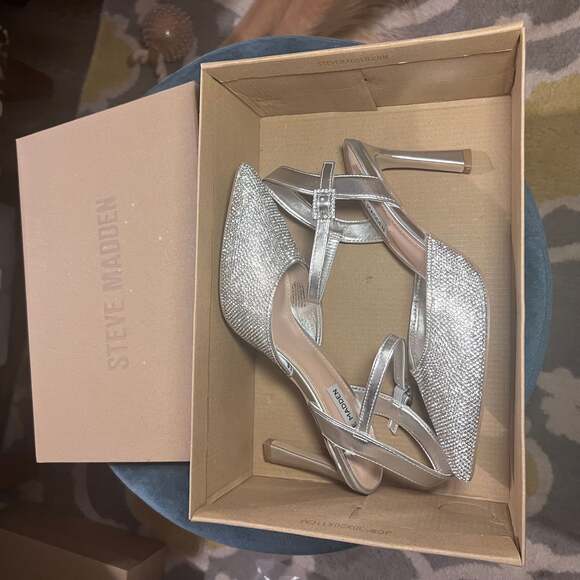 Steve Madden Silver Lucite Rhinestone Embellished Translucent Heels Shoes - Picture 3 of 7